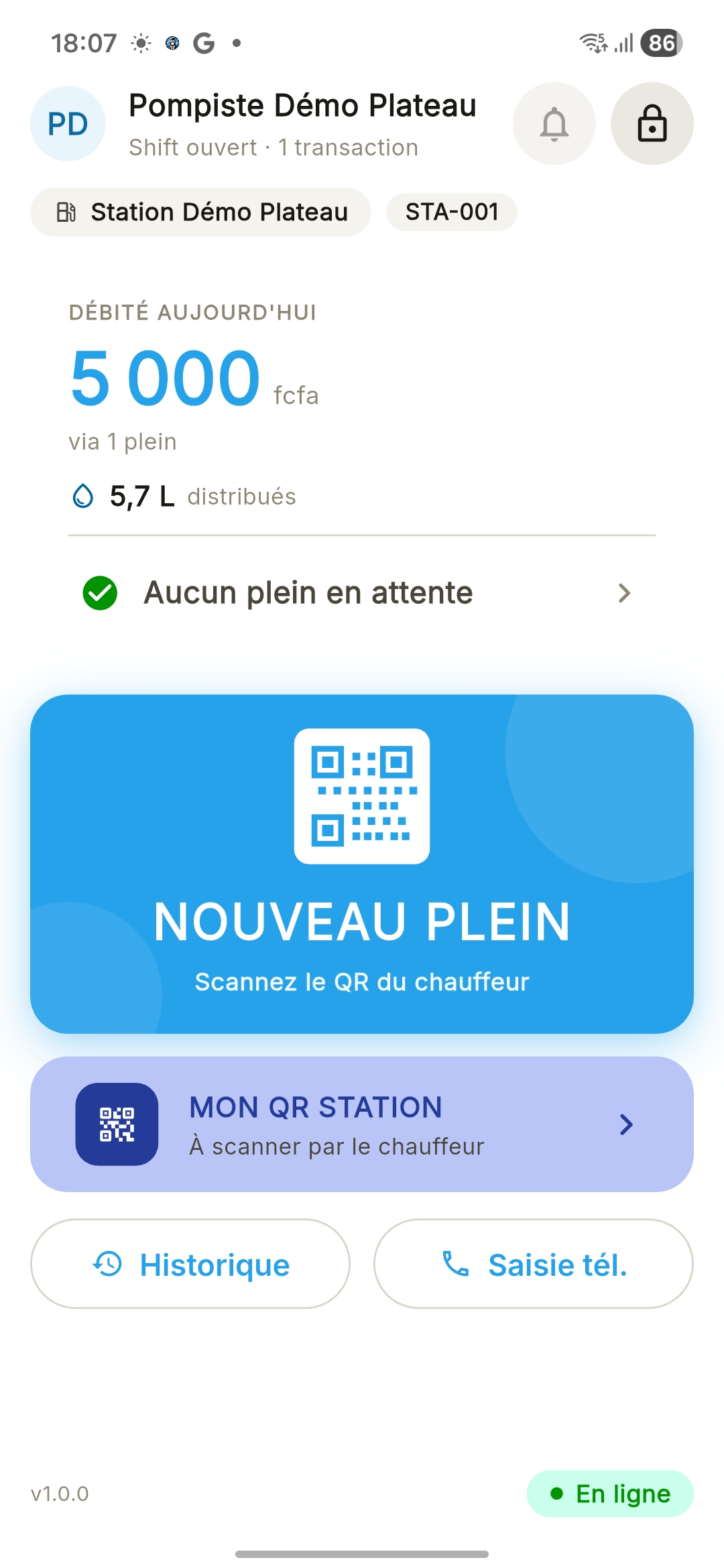 Écran pompiste — revenus de la journée, débit du jour, scanner QR